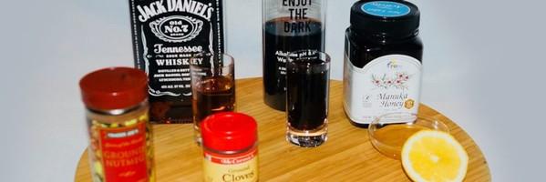 OLD-FASHIONED ALCOHOLIC COCKTAILS MADE WITH blk.